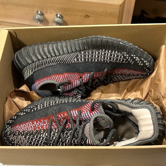 Yeezy sneakers - Picture 1 of 1